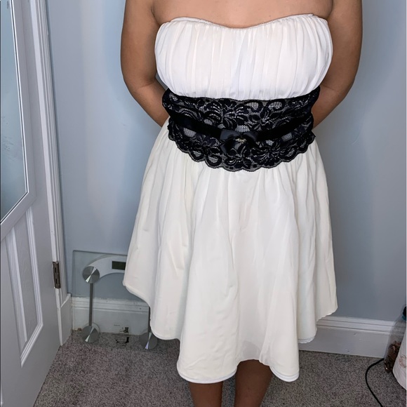 White Cocktail Dress ✨ - Picture 2 of 5